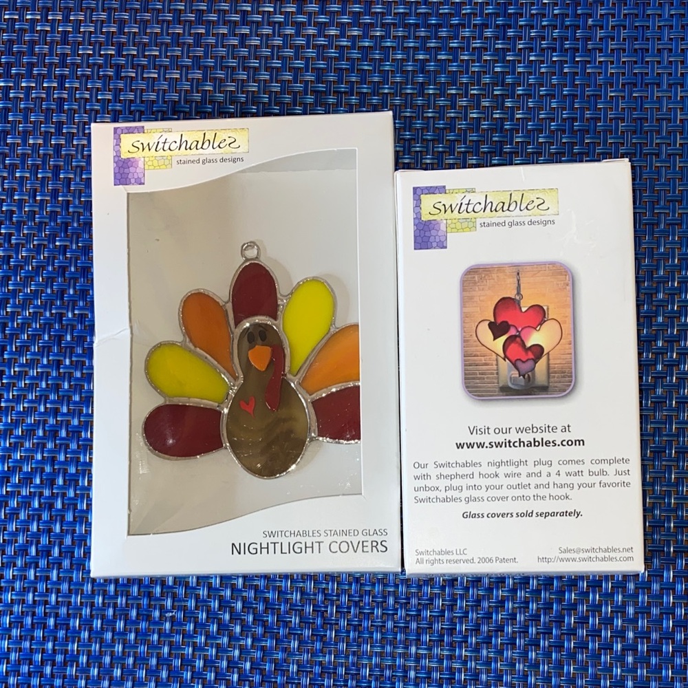 Switchablez Rotating Nightlight Plugin and Turkey Stained Glass Cover. NIB